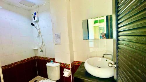 room detail thumbnail 2