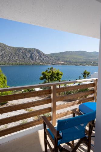 Rõdu/terrass, Agrambeli Apartments at Heraion Lagoon -By Bellavista Greece- in Limni Vouliagmenis
