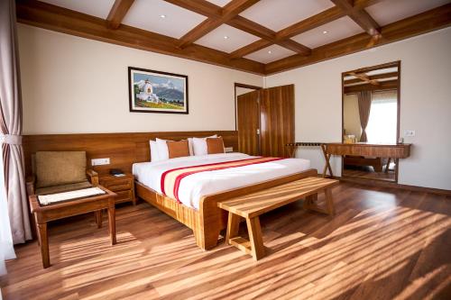 Kamar Mandi, Hotel Crown Himalayas in Pokhara