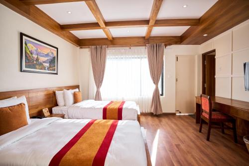 room detail thumbnail 1