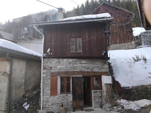 Traditional chalet 900 m Cellier cable car