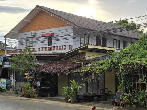 . Lanta Ala Guest House
