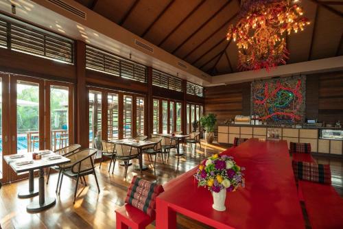 ห้องอาหาร, บ้านไกรเนาว์ เดอะ ริเวอร์ฟรอนต์ (Baan Krai Nao The Riverfront) near โรงพยาบาลทหารเรือกรุงเทพ