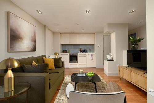 Monument l Your Apartment 5