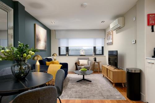 Monument l Your Apartment 5