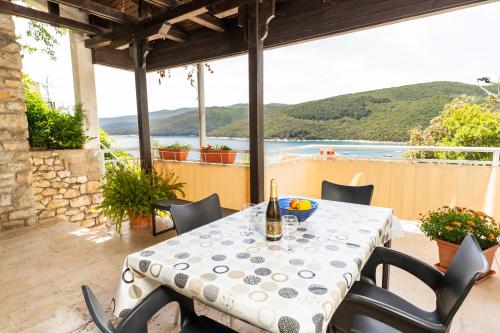 1 BDR app with sea view,pets welcome,64 - Location saisonnière - Rabac