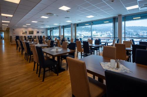 餐廳, Dombas Hotel in 多姆巴斯