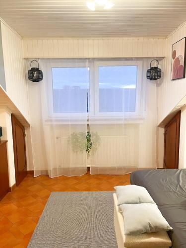 Furnished studio near Gasperich – khách sạn tại Howald