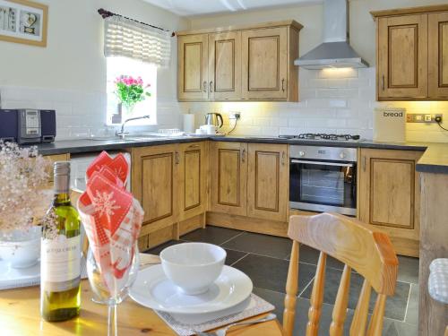 virtuve, Ty Bach in Llanegwad