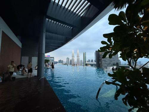 IKON SUITE's E A T O N KLCC - image 2
