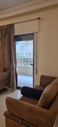 Downtown living appartment stylish luxe شقة مفروشة فاخرة في بين دير غبار والصويفيه - image 4