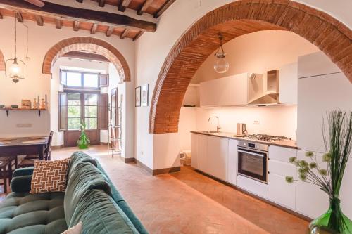 Anguria Fratta Garden Apartments, shared pool, close to Cortona in Santa Catarina