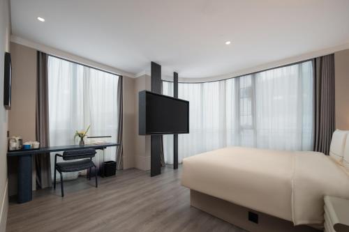 Atour Light Hotel Wuhan Railway Station West Square - image 2