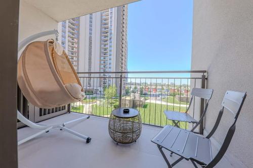 BW Business & Pleasure Studio with view