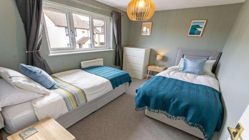 Seadmed, Oceanside Sleeps 6 Walk to Beach Stylish in Croyde