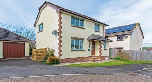 Iekārtas, Oceanside Sleeps 6 Walk to Beach Stylish in Croyde