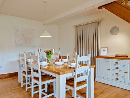 Iekārtas, 3 Bed in Shaftesbury oc-48804 in Komptona Ebasa