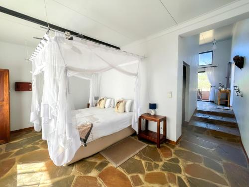 Cheetah View Lodge at Cheetah Conservation Fund in Otjiwarongo