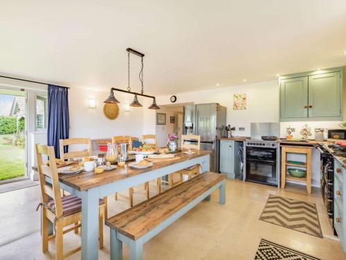 Iekārtas, 4 Bed in Shaftesbury oc-76544 in Komptona Ebasa
