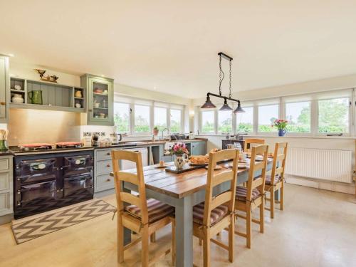 Iekārtas, 4 Bed in Shaftesbury oc-76544 in Komptona Ebasa