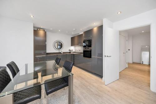 Lovely 2 Bedroom Apartment in Red Cross