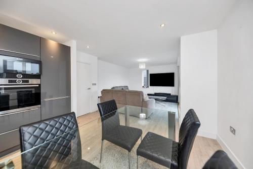 Lovely 2 Bedroom Apartment in Red Cross