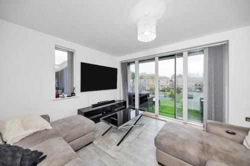 Lovely 2 Bedroom Apartment in Red Cross