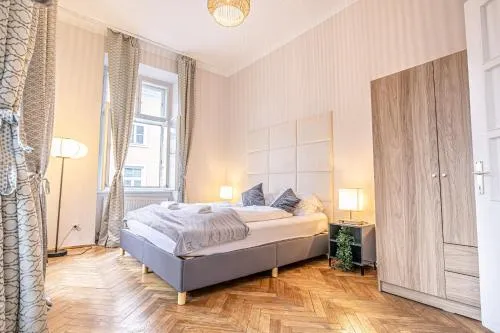 Spacious 2BR Apartment with Living Room in Central Vienna in Wien, Österreich