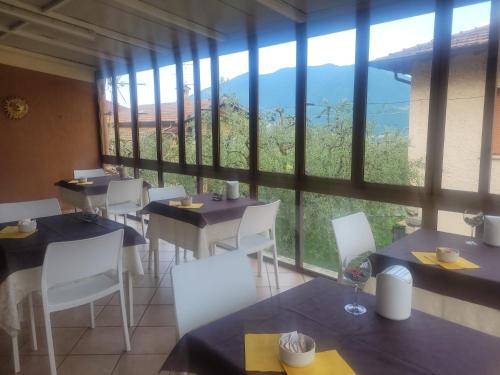 Krogs/atpūtas telpa, Hotel Bellavista Meuble in Monte Isola