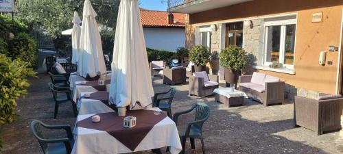 Dārzs, Hotel Bellavista Meuble in Monte Isola