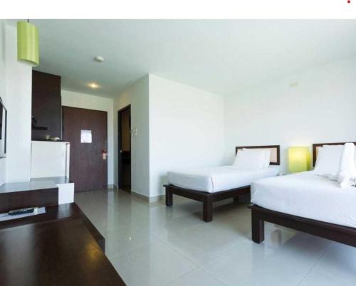 Townhouse Hillview Suites Pattaya Formerly Chatkaew Suites – Pattaya, DC