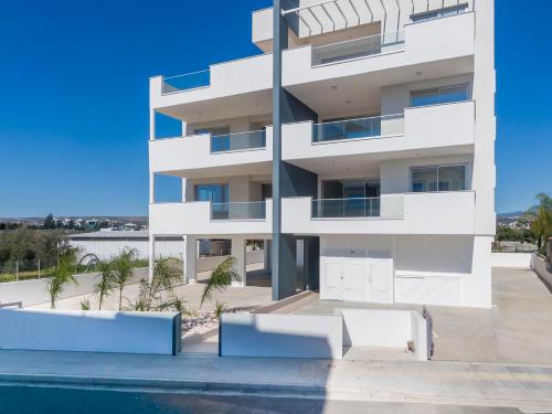 BlueBell Limassol Suites in Kato Polemidia