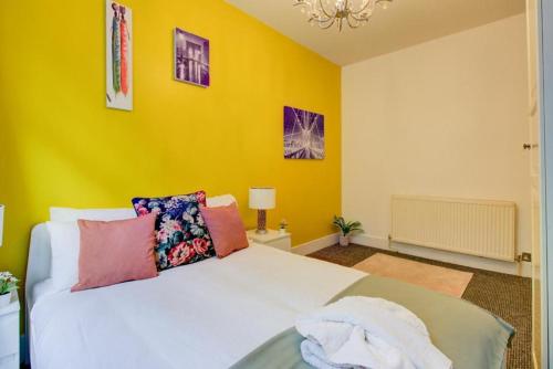Prime Oxford Street 1-Bed Flat - Direct Access to Bond Street Station, Londres