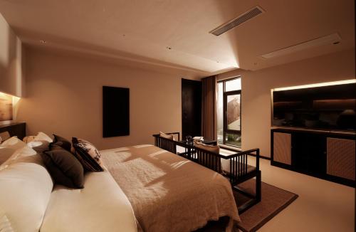 Lijiang Yunmuwan provides breakfast and afternoon tea, offers free airport shuttle service, The hotel provides a platform for visiting the ancient city and Yulong snow, Lijiang