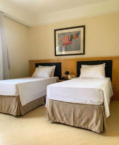2 twin beds