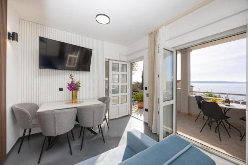 Apartment in Okrug Gornji with sea view, air conditioning, WiFi, washing machine 5049-1, Trogir