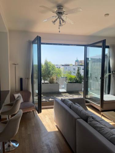 Penthouse living Berlin Mitte 4