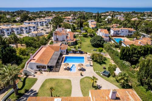 Amazing Carvoeiro Villa Villa Carvoeiro Grande 16 Bedrooms Private Pool – khách sạn tại Sesmarias