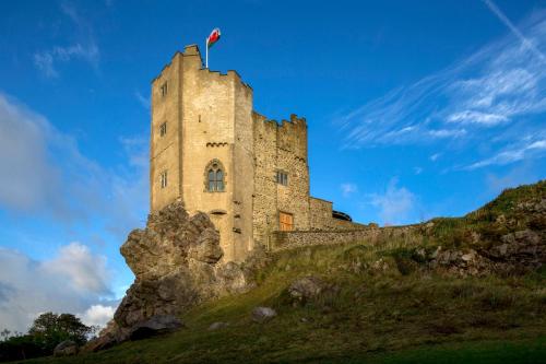 Roch Castle - image 3
