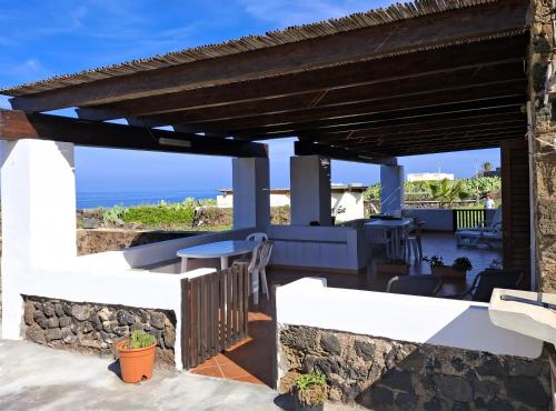 Elio&Mina - Dammusi e Appartamenti con vista mare, Pantelleria (foto 5)