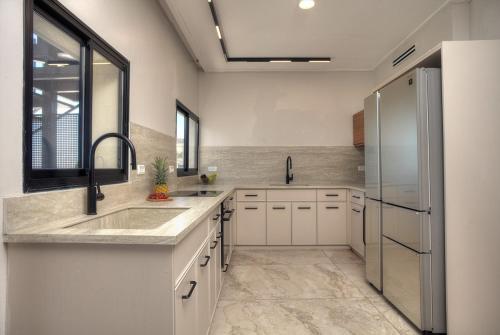 Oprema, Golden Estate - גולדן אסטייט in Safed