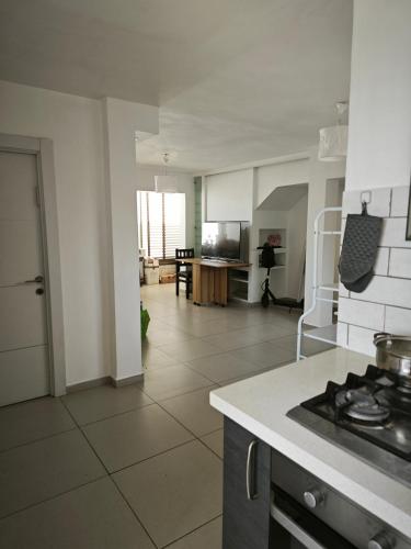 Small cozy room in a duplex in Bat Yam