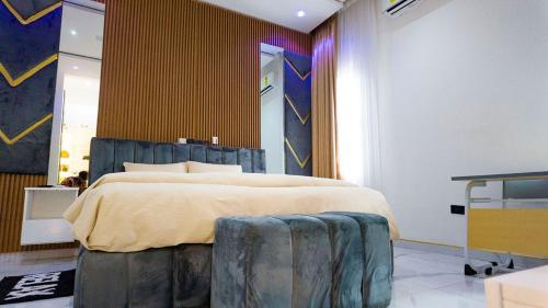 Luxury Bedroom Suites in Aburi with Pool & Jacuzzi in Aburi