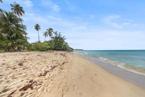 Beachfront Aquatika Resort- Style-Pools & Ocean in Loiza
