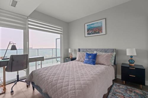 New Cozy 1 Bedroom & Den Condo in Downtown Toronto – khách sạn tại Nhà Thờ và Wellesley