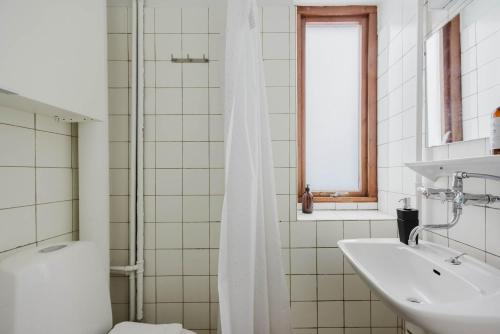 Expat Stay Stylish Long Term Flat - image 4