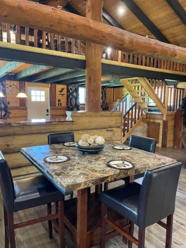 The Yellowstone cabin - part of Bear Creek Cabins in Poplar Bay (AB)