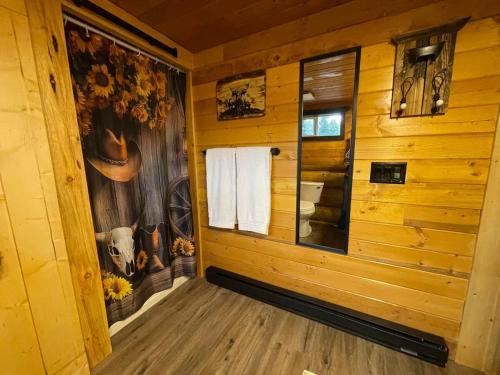 The Yellowstone cabin - part of Bear Creek Cabins in Poplar Bay (AB)
