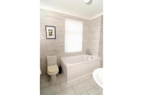 Anfield Haven for 6, Liverpool (photo 6)