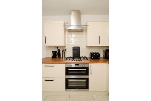 Anfield Haven for 6, Liverpool (photo 9)